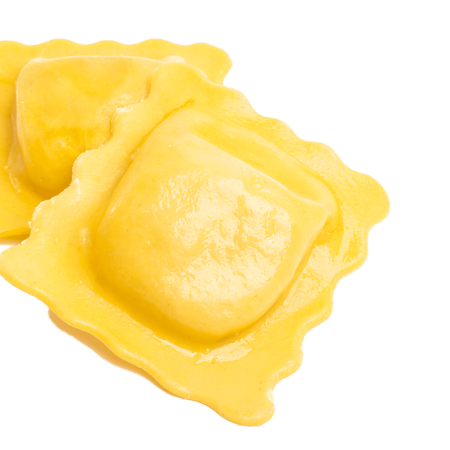 Pasta fresca ripiena isolated